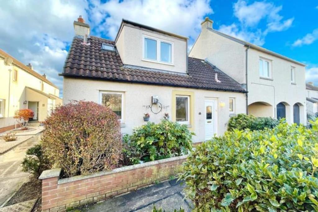Cosy Cottage With Free Parking Close To Airport Edinburgh Exterior photo